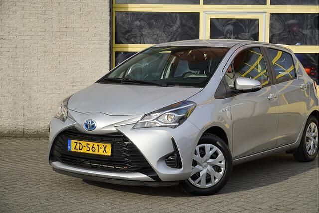 Occasion Toyota Yaris Active 61 PK (44 kW) 2019 Grijs Hatchback