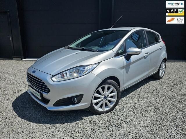 Grijs Gebruikt 2017 Ford Fiesta Titanium Hatchback | € 8.440 (Super prijs) - Afbeelding 1/4