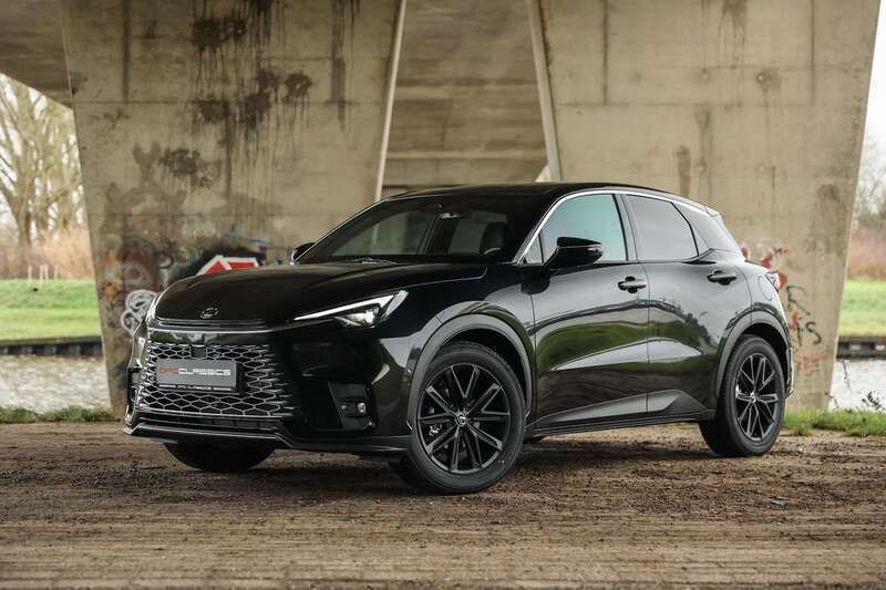 Zwart Nieuw 2024 Lexus LBX SUV | € 43.900 (Iets duurder) - Afbeelding 1/4