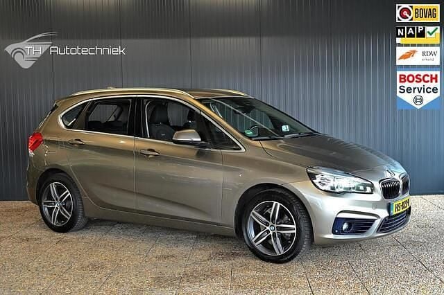 Grijs Gebruikt 2016 BMW 220 Sport Line Stationwagen | € 12.950 (Eerlijke prijs) - Afbeelding 1/4