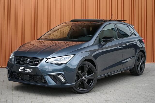 Grijs, metallic lak Gebruikt 2021 Seat Ibiza Black Edition Hatchback | € 22.900 (Eerlijke prijs) - Afbeelding 1/4