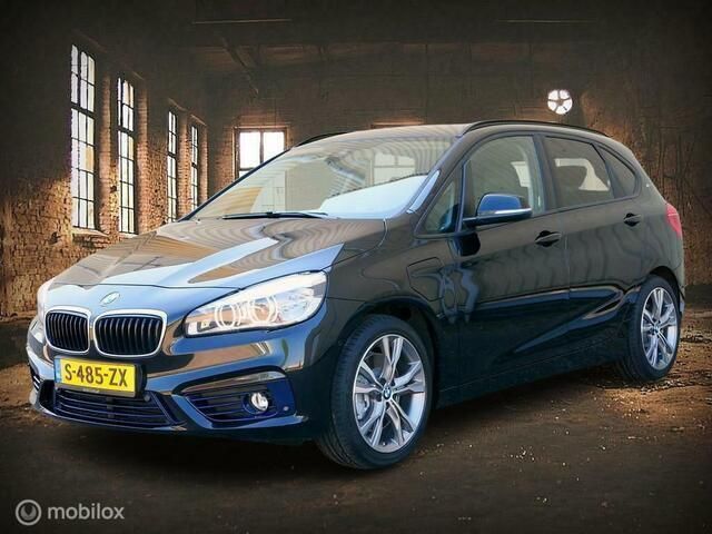 Zwart Gebruikt 2016 BMW 225 Active Tourer Sport Line MPV | € 18.450 (Eerlijke prijs) - Afbeelding 1/4