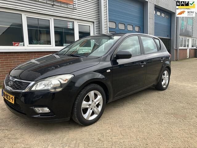 Hatchback Occasion 2011 Kia Ceed Hatchback | € 3.995 (Super prijs) - Afbeelding 1/4