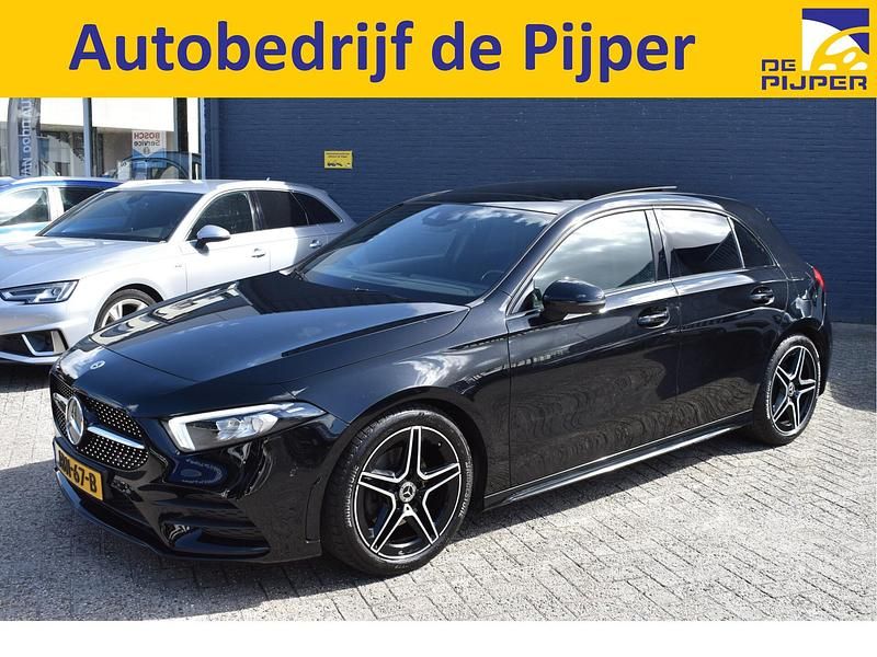 Zwart Gebruikt 2021 Mercedes A200 Premium Plus Hatchback | € 26.950 (Eerlijke prijs) - Afbeelding 1/3