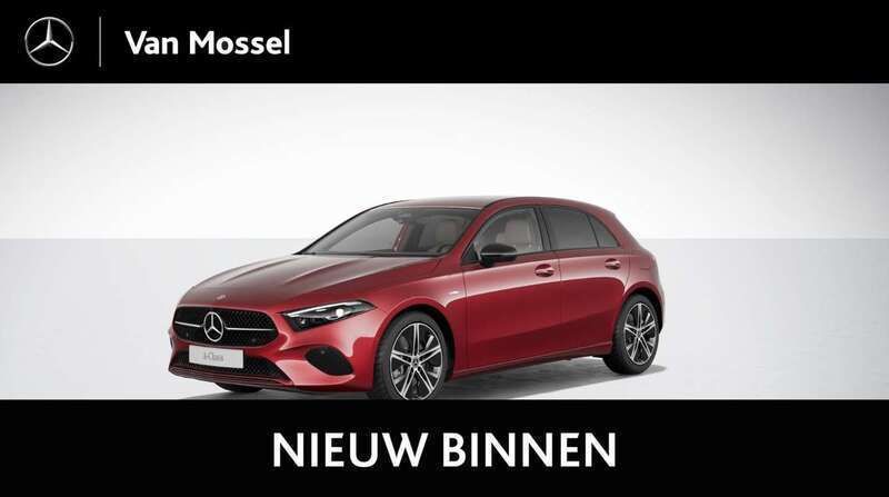 Rood Nieuw 2025 Mercedes A250 Luxury Hatchback | € 44.484 (Duur) - Afbeelding 1/3