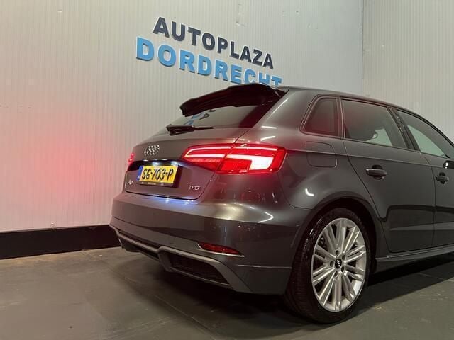 Occasion Audi A3 Sportback S-Line 116 PK (85 kW) 2018 Grijs Hatchback