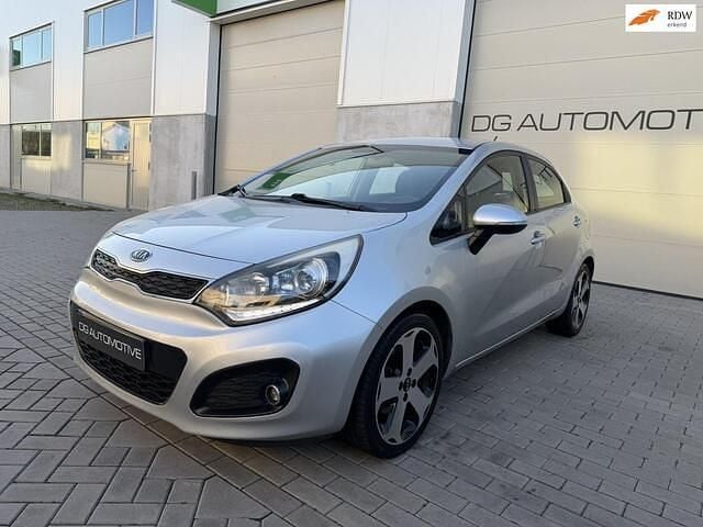 Grijs Occasion 2012 Kia Rio Plus Hatchback | € 4.750 (Eerlijke prijs) - Afbeelding 1/4