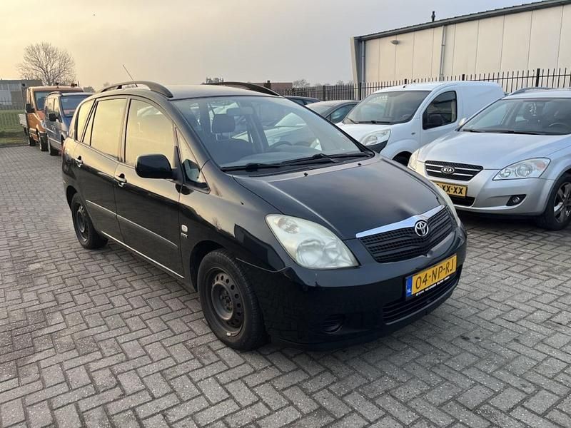 Zwart Occasion 2004 Toyota Corolla Verso Terra MPV | € 1.999 (Goede deal) - Afbeelding 1/4