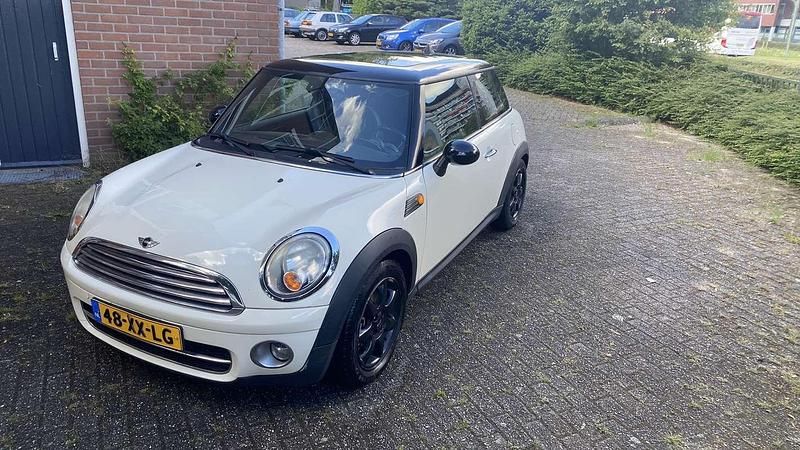 Wit Gebruikt 2007 Mini Cooper D Chili Hatchback | € 2.350 - Afbeelding 1/4
