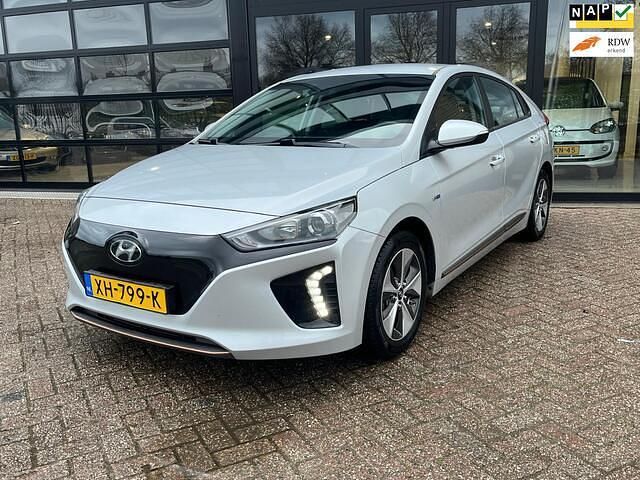 Grijs (metallic) Occasion 2018 Hyundai Ioniq Comfort Hatchback | € 10.950 (Goede deal) - Afbeelding 1/4