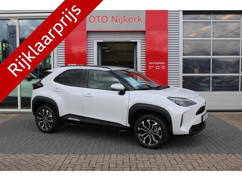 Wit Gebruikt 2024 Toyota Yaris Cross Plus SUV | € 28.900 (Eerlijke prijs) - Afbeelding 1/4