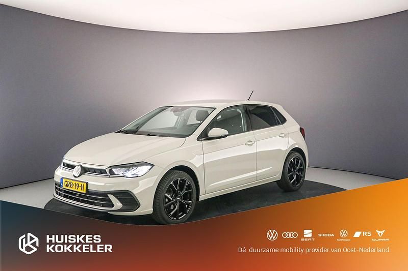 Grijs Gebruikt 2024 VW Polo Edition Hatchback | € 23.900 (Iets duurder) - Afbeelding 1/4