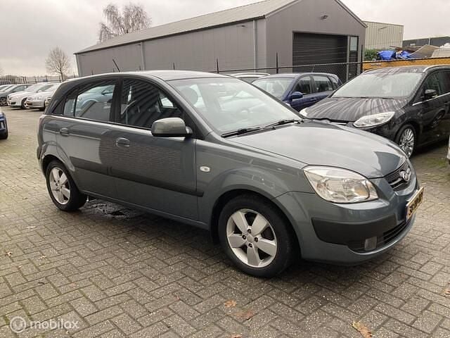 Occasion Kia Rio 97 PK (71 kW) 2007 Grijs Hatchback