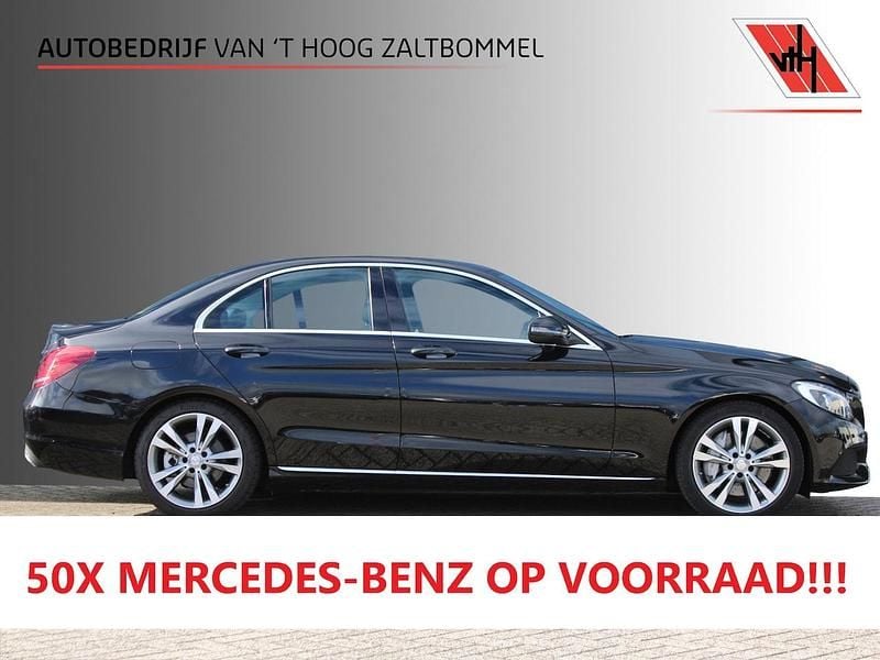 Zwart Occasion 2016 Mercedes C350e Avantgarde Sedan | € 21.400 (Eerlijke prijs) - Afbeelding 1/4