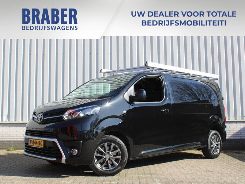 Zwart Gebruikt 2018 Toyota Proace Van | € 19.242 (Eerlijke prijs) - Afbeelding 1/4