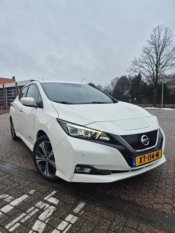 Wit Gebruikt 2019 Nissan Leaf Tekna Hatchback | € 11.500 (Eerlijke prijs) - Afbeelding 1/4