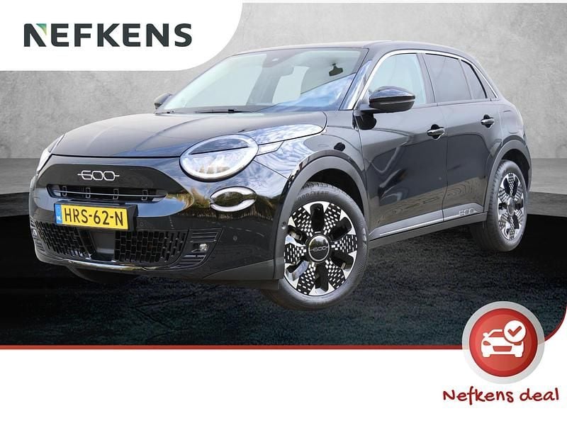 Zwart Nieuw 2025 Fiat 600 La Prima SUV | € 27.925 (Goede deal) - Afbeelding 1/3