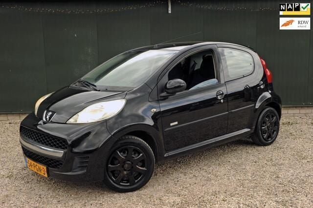Zwart Gebruikt 2011 Peugeot 107 Hatchback | € 3.995 (Eerlijke prijs) - Afbeelding 1/4