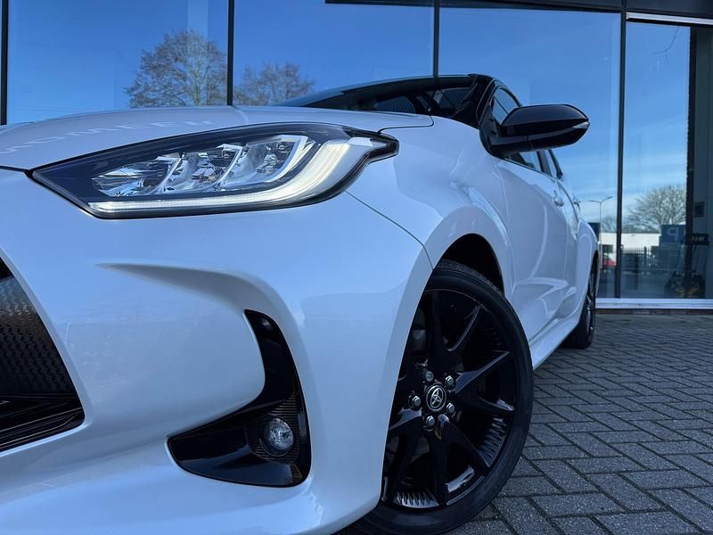 Occasion Toyota Yaris Hybrid Executive 92 PK (67 kW) 2022 Wit Hatchback