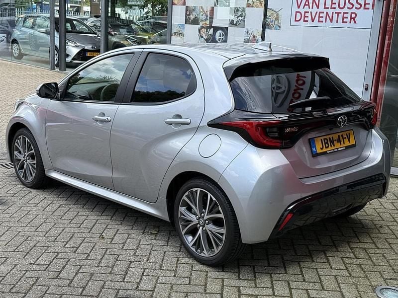 Occasion Toyota Yaris Executive 131 PK (96 kW) 2025 Grijs Hatchback