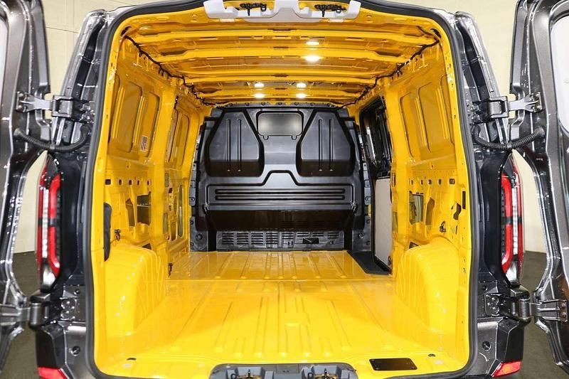 Nieuw Ford E-Transit Trend 2025 Grijs Van