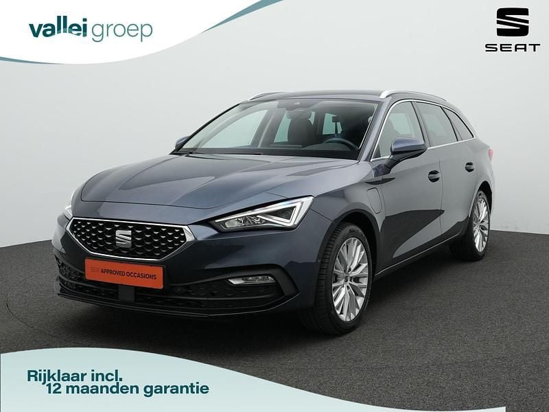Grijs Gebruikt 2023 Seat Leon XCELLENCE Stationwagen | € 26.900 (Eerlijke prijs) - Afbeelding 1/4