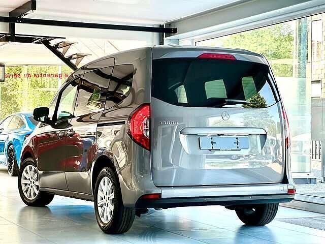 Occasion Mercedes T180 Advantage 115 PK (84 kW) 2023 Grijs MPV
