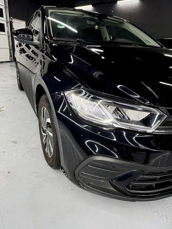 Occasion VW Polo R-line 95 PK (69 kW) 2022 Zwart Hatchback