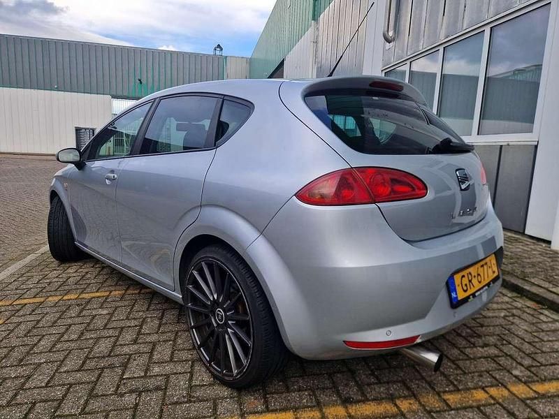 Occasion Seat Leon 230 PK (169 kW) 2009 Zilver MPV