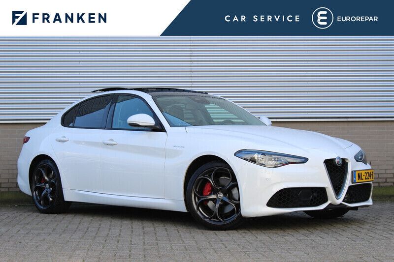 Wit Gebruikt 2017 Alfa Romeo Giulia Veloce Sedan | € 28.445 (Super prijs) - Afbeelding 1/4