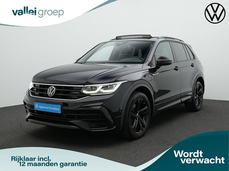 Zwart Gebruikt 2023 VW Tiguan Business SUV | € 38.200 (Eerlijke prijs) - Afbeelding 1/4