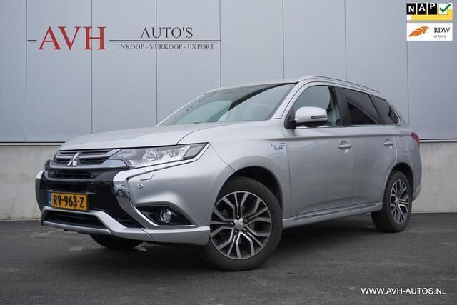 Grijs Gebruikt 2018 Mitsubishi Outlander SUV | € 17.950 (Iets duurder) - Afbeelding 1/4