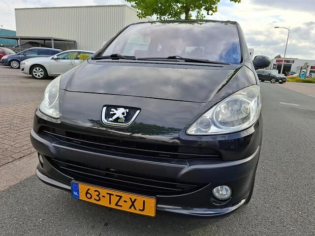 Zwart Gebruikt 2007 Peugeot 1007 Hatchback | € 2.150 (Eerlijke prijs) - Afbeelding 1/4