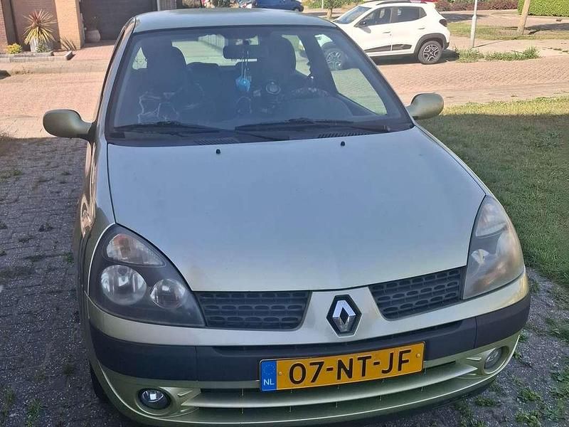 Groen Gebruikt 2004 Renault Clio II Hatchback | € 1.000 (Goede deal) - Afbeelding 1/4