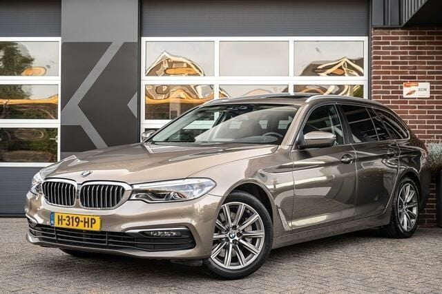 Grijs Gebruikt 2018 BMW 530 Executive Stationwagen | € 28.950 (Goede deal) - Afbeelding 1/4