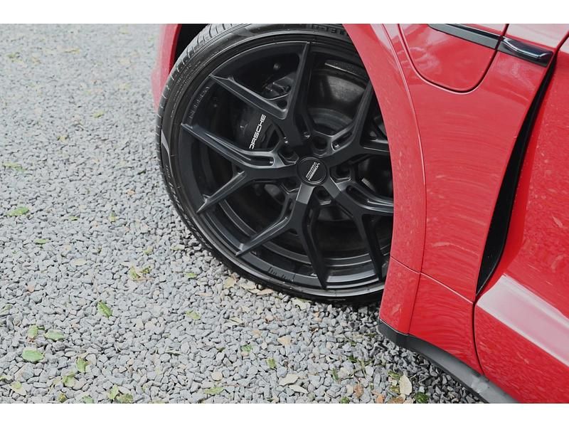 Occasion Porsche Taycan Cross Turismo 350 kW (477 PK) 2023 Rood Stationwagen