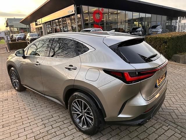 Nieuw Lexus NX450h+ E-FOUR Executive Line 309 PK (227 kW) 2025 Grijs SUV