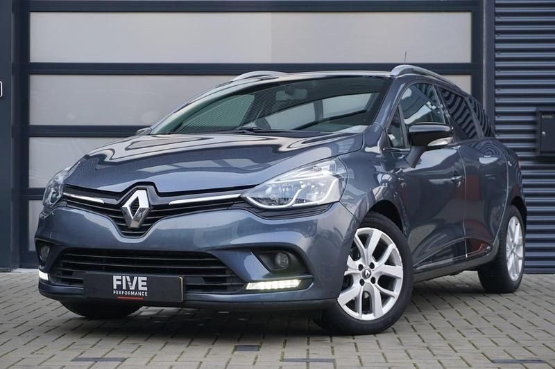 Grijs (metallic) Occasion 2019 Renault Clio GrandTour LIMITED Stationwagen | € 9.940 (Goede deal) - Afbeelding 1/4
