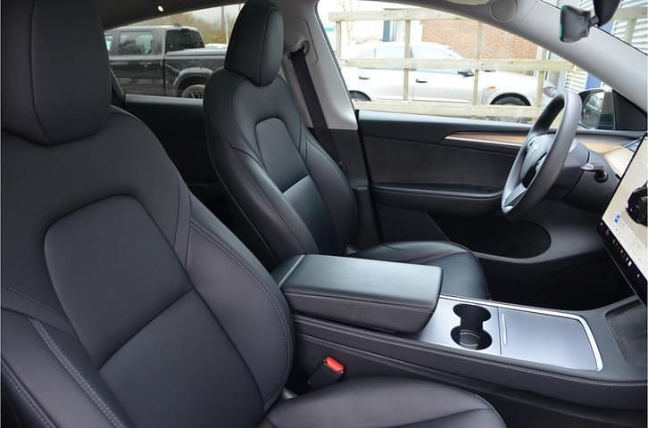 Occasion Tesla Model Y Long Range AWD 378 kW (514 PK) 2022 Zwart SUV