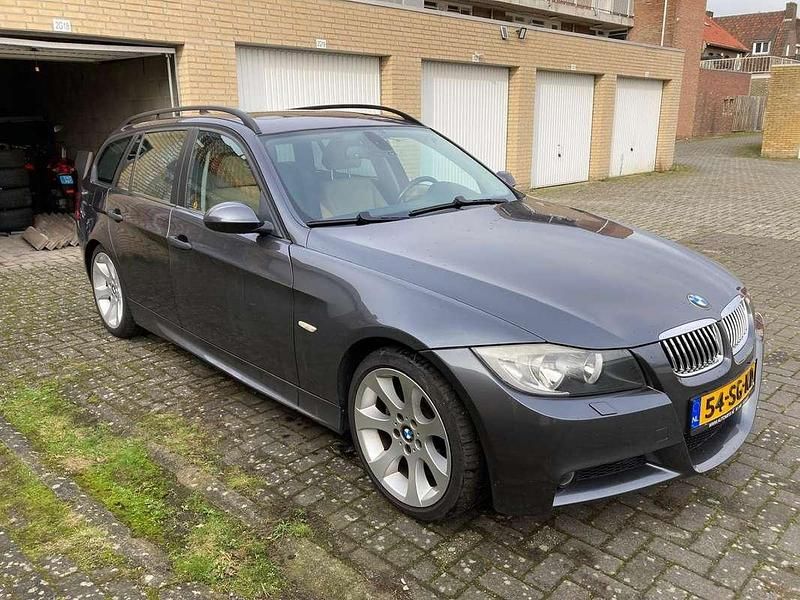 Grijs Gebruikt 2006 BMW 320 Stationwagen | € 2.750 (Super prijs) - Afbeelding 1/4
