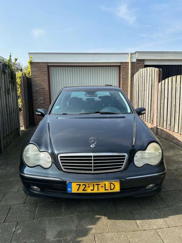 Gebruikt 2002 Mercedes C180 Avantgarde Sedan | € 3.000 (Eerlijke prijs) - Afbeelding 1/4