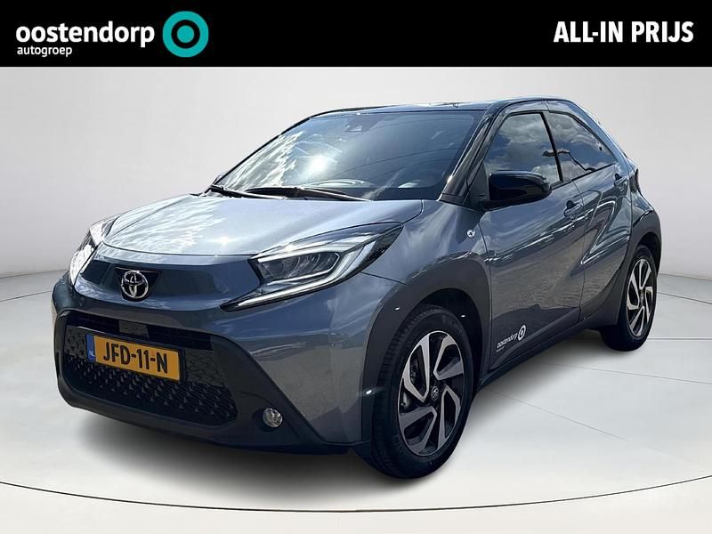Grijs Nieuw 2025 Toyota Aygo X Pulse SUV | € 23.450 - Afbeelding 1/4