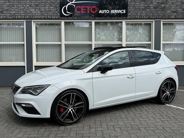 Wit Gebruikt 2018 Cupra Leon Hatchback | € 24.500 (Eerlijke prijs) - Afbeelding 1/4