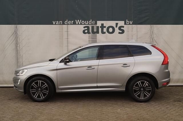 Grijs Occasion 2017 Volvo XC60 Momentum SUV | € 19.900 (Goede deal) - Afbeelding 1/4
