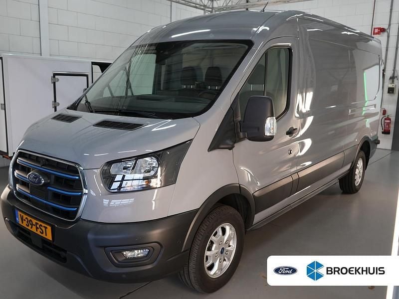 Grijs Gebruikt 2024 Ford E-Transit Trend Van | € 33.950 (Super prijs) - Afbeelding 1/4