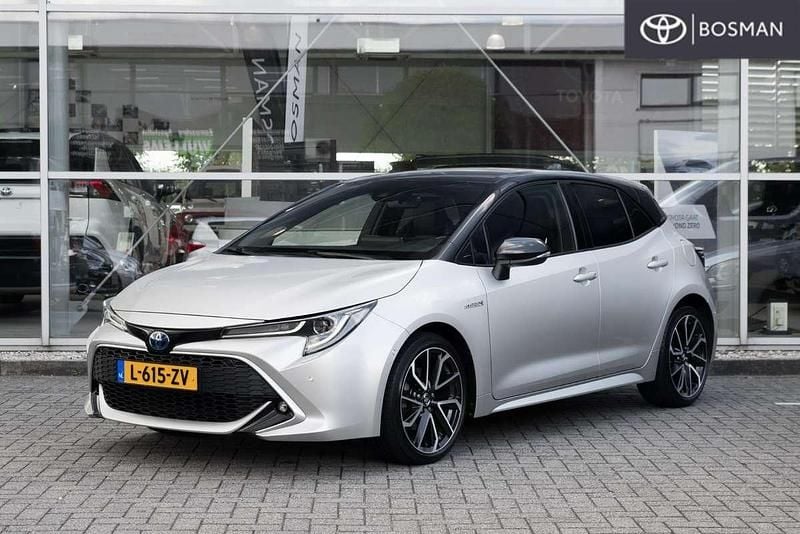 Grijs Gebruikt 2019 Toyota Corolla Executive Hatchback | € 24.950 (Eerlijke prijs) - Afbeelding 1/4