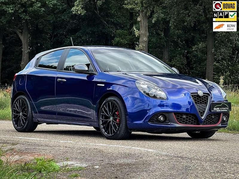 Blauw Gebruikt 2017 Alfa Romeo Giulietta Veloce Hatchback | € 23.899 (Iets duurder) - Afbeelding 1/4