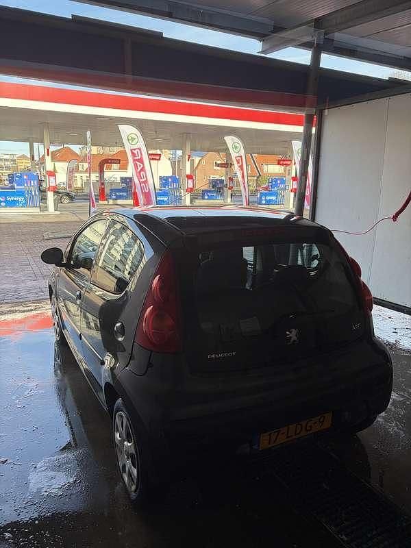 Occasion Peugeot 107 68 PK (50 kW) 2010 Grijs Hatchback