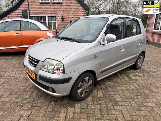 Grijs Occasion 2005 Hyundai Atos Dynamiq Hatchback | € 2.680 (Eerlijke prijs) - Afbeelding 1/4