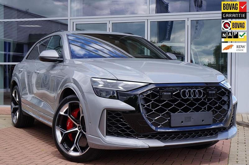 Grijs Nieuw 2025 Audi RS Q8 Performance SUV | € 229.950 (Super prijs) - Afbeelding 1/4